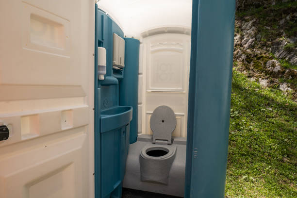 Best Portable toilet rental cost  in Three Oaks, MI